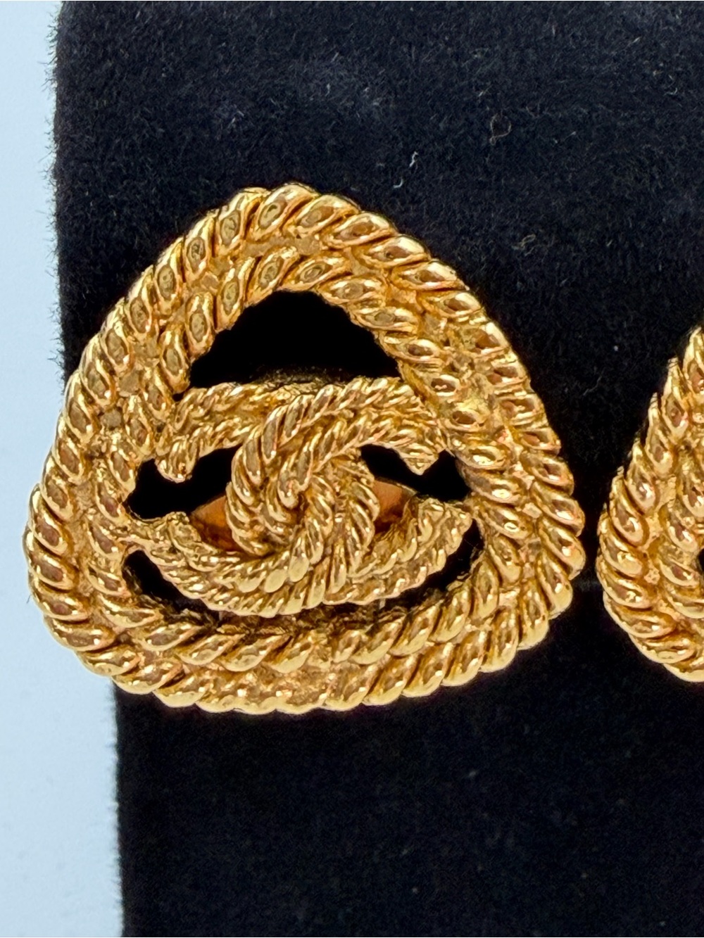 CHANEL Vintage 1991 Gold Twisted Rope CC Clip-On Earrings w/Chanel Box and COA - Picture 5 of 12